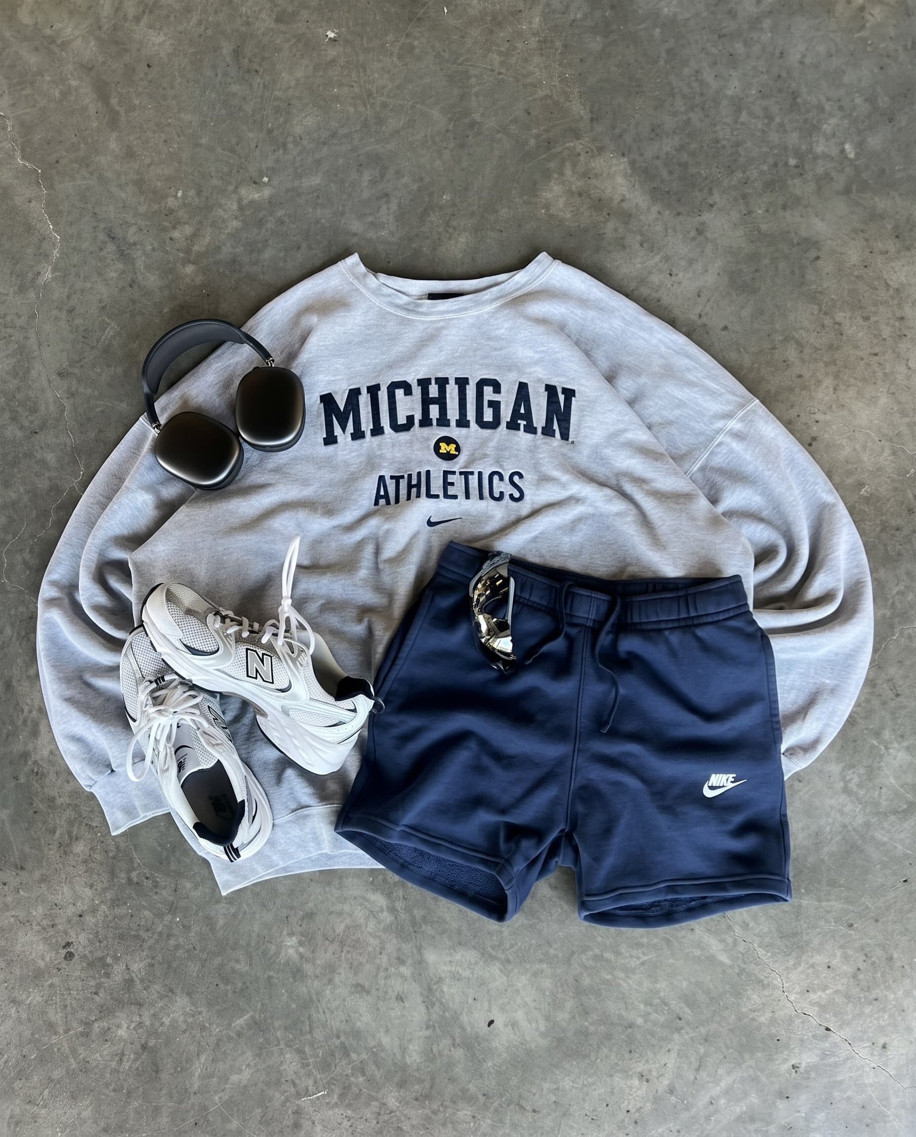 Maeve & Erin Dublin - Premium Vintage Mystery Sweatshirt