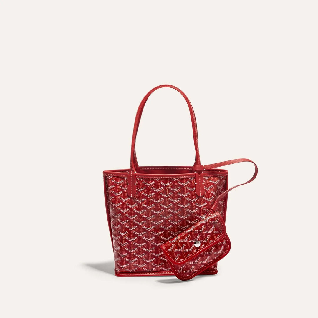 Nyvora Compact Bag