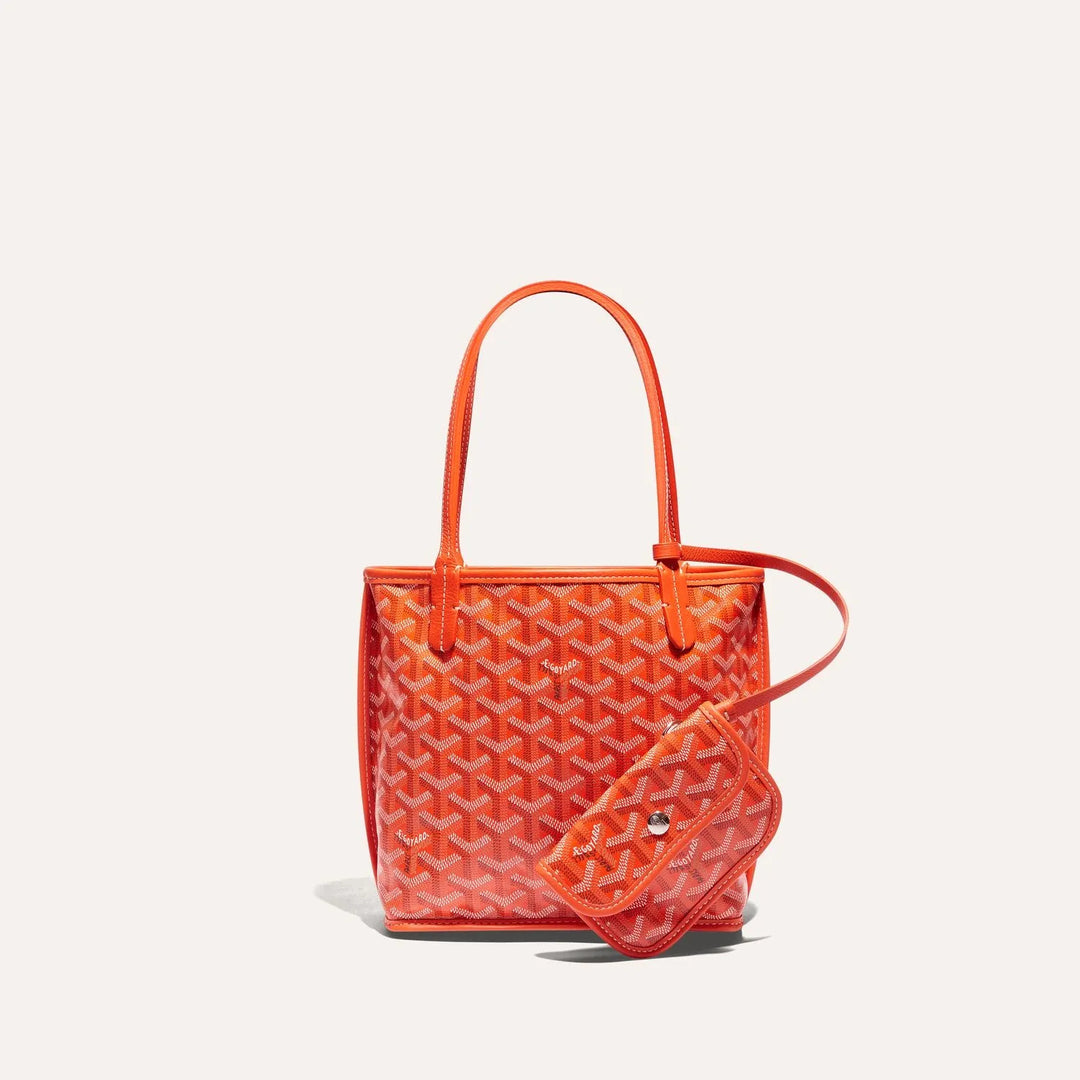 Nyvora Compact Bag