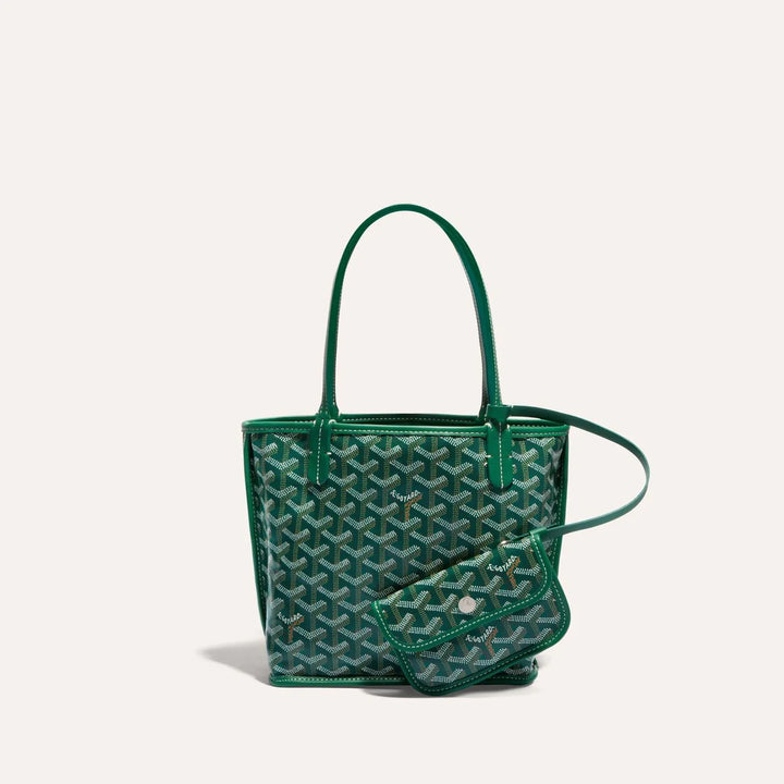 Nyvora Compact Bag