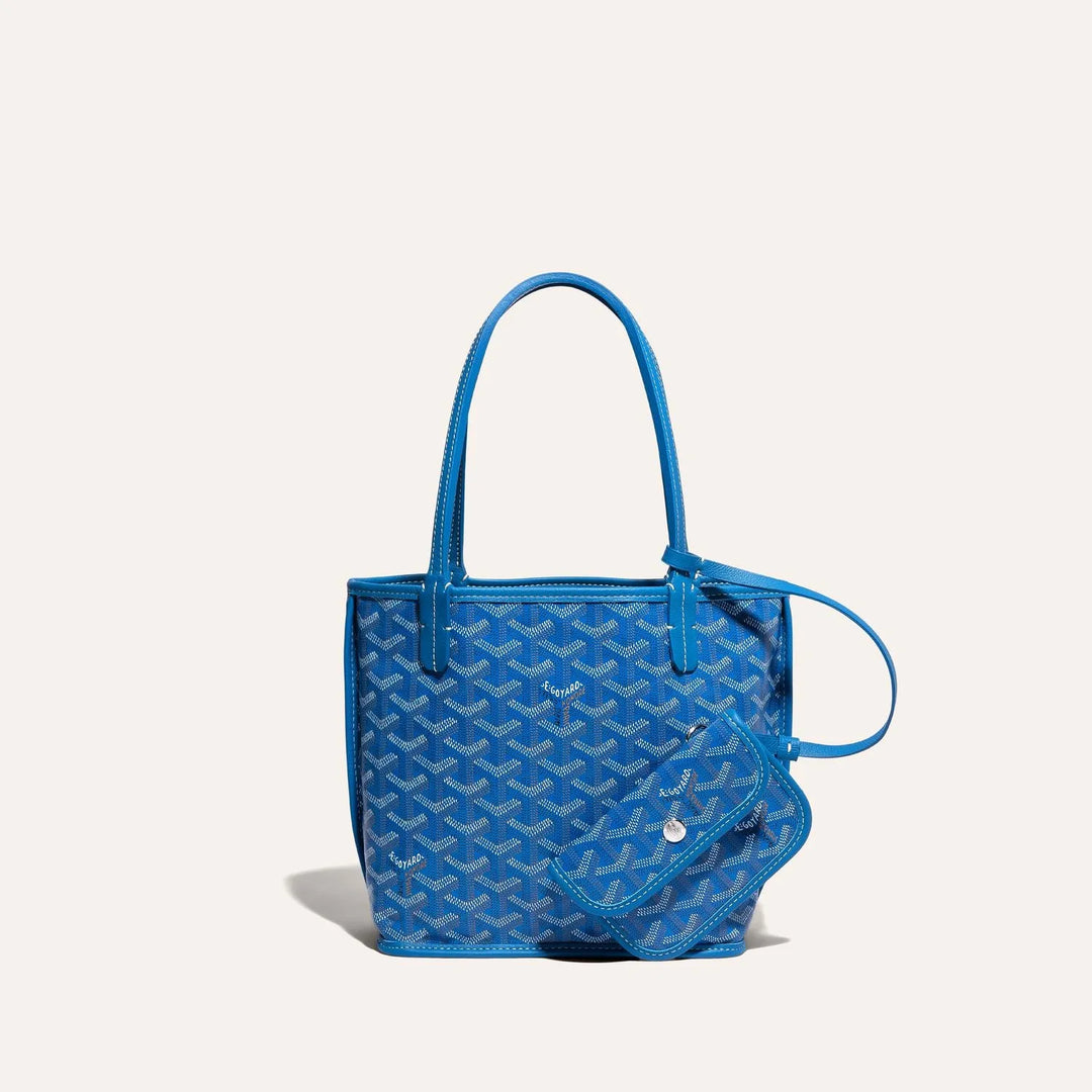 Nyvora Compact Bag