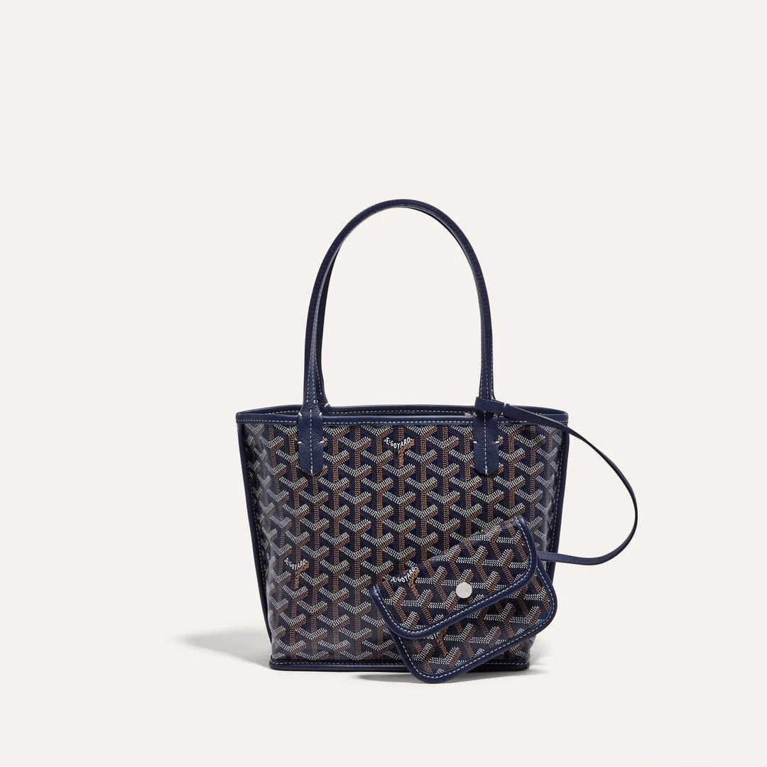 Nyvora Compact Bag