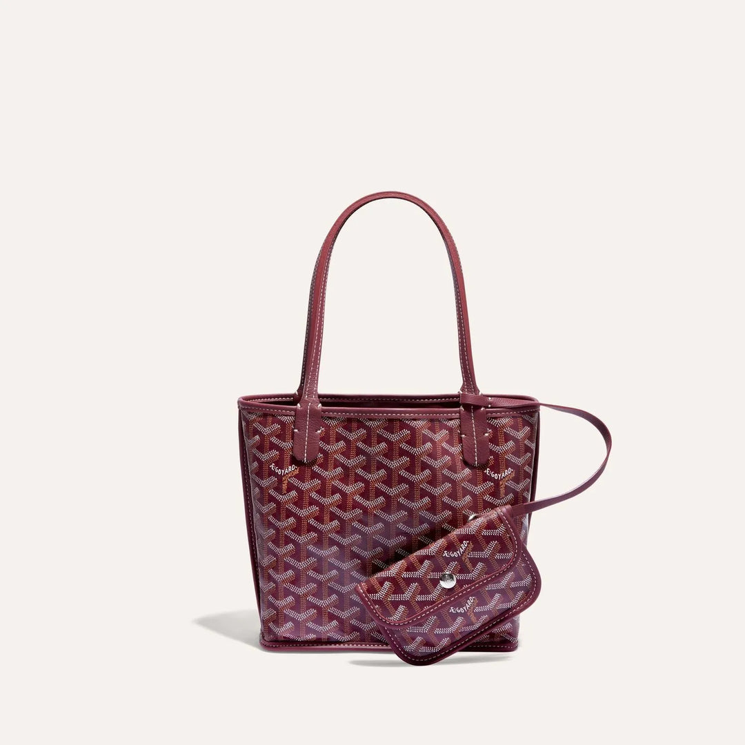 Nyvora Compact Bag