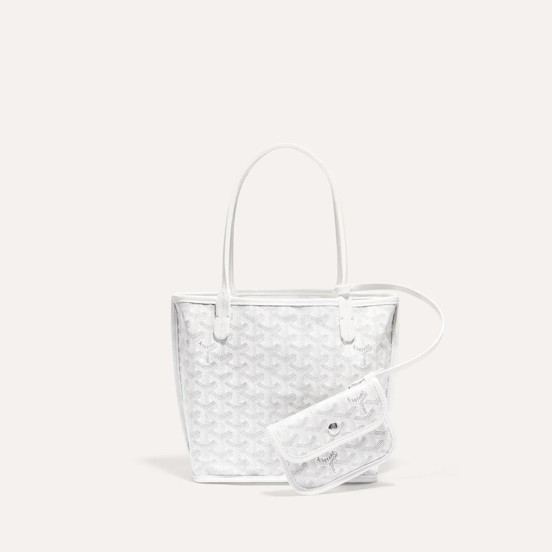 Nyvora Compact Bag